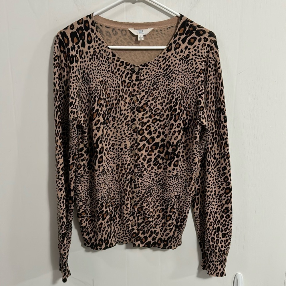 Time & True Leopard print cardigan Size L (12-14) good condition